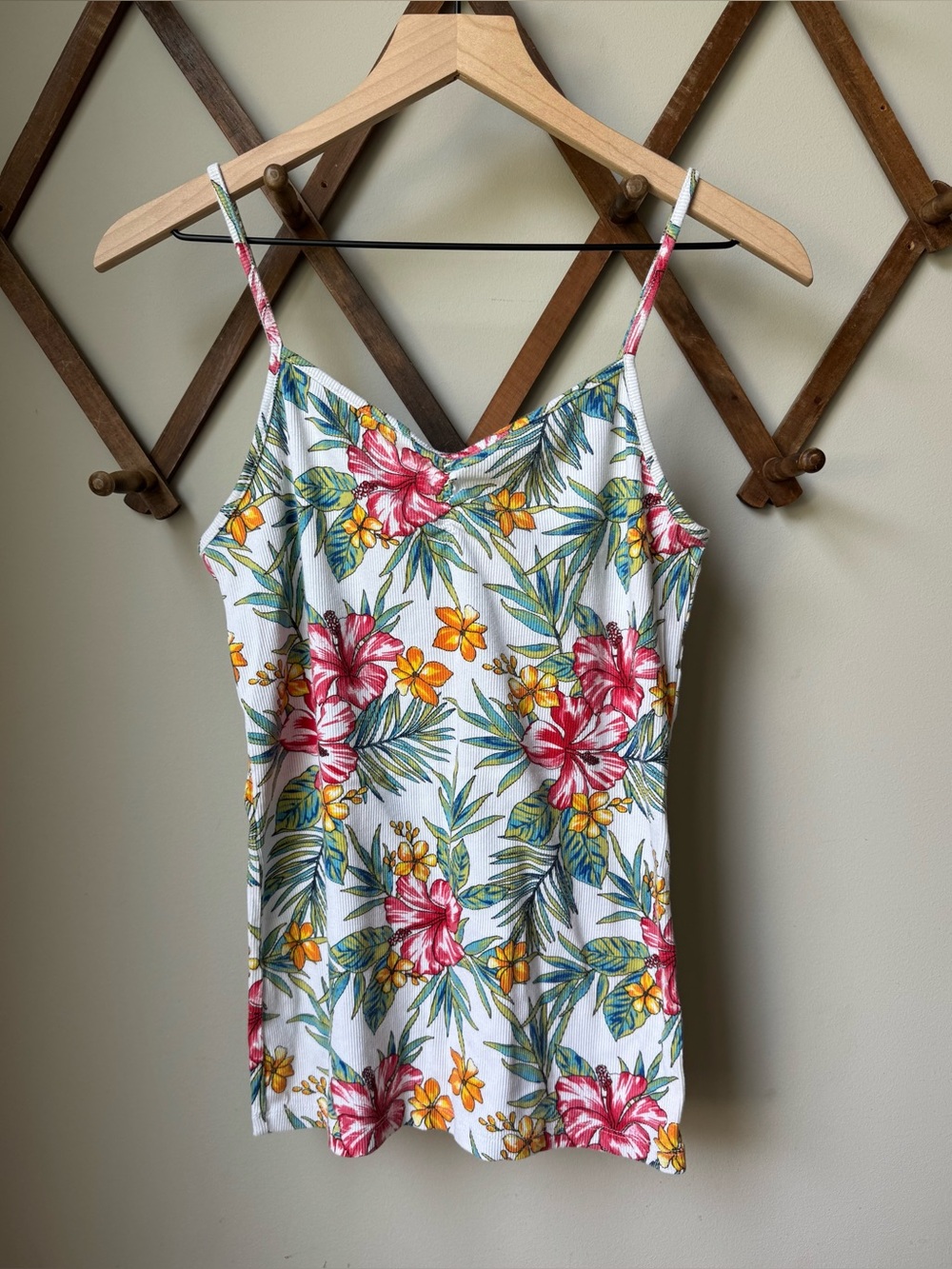 No Boundaries Tropical Floral Cami Tank Top Size Large